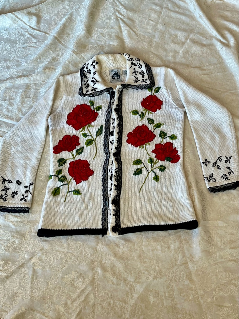 Storybook Knits White Cardigan Sweater Cardigan Red Rose Toile Embroidery SZ XS - Picture 4 of 17